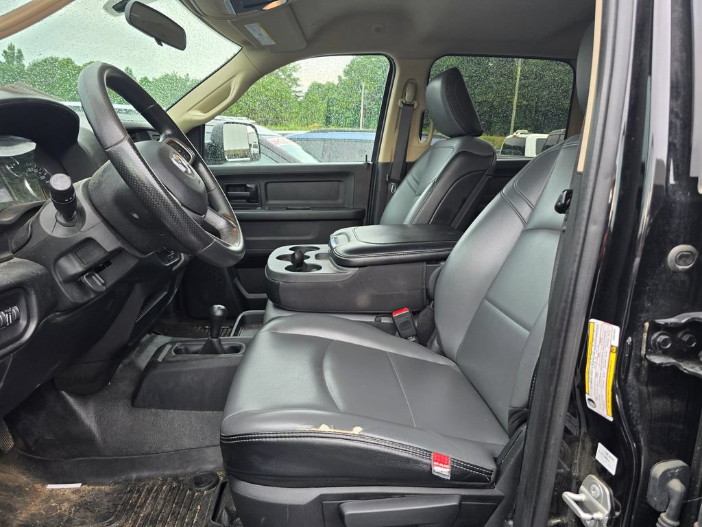 Used 2020 RAM 2500 Tradesman w/ Chrome Appearance Group AWD/4WD image 3