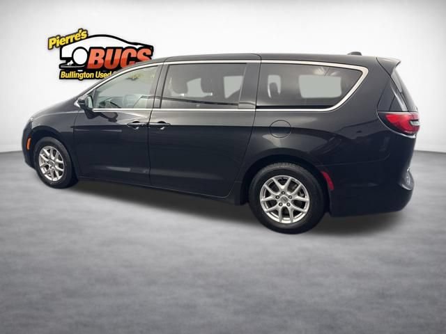 Used 2024 Chrysler Pacifica Touring-L FWD video 3