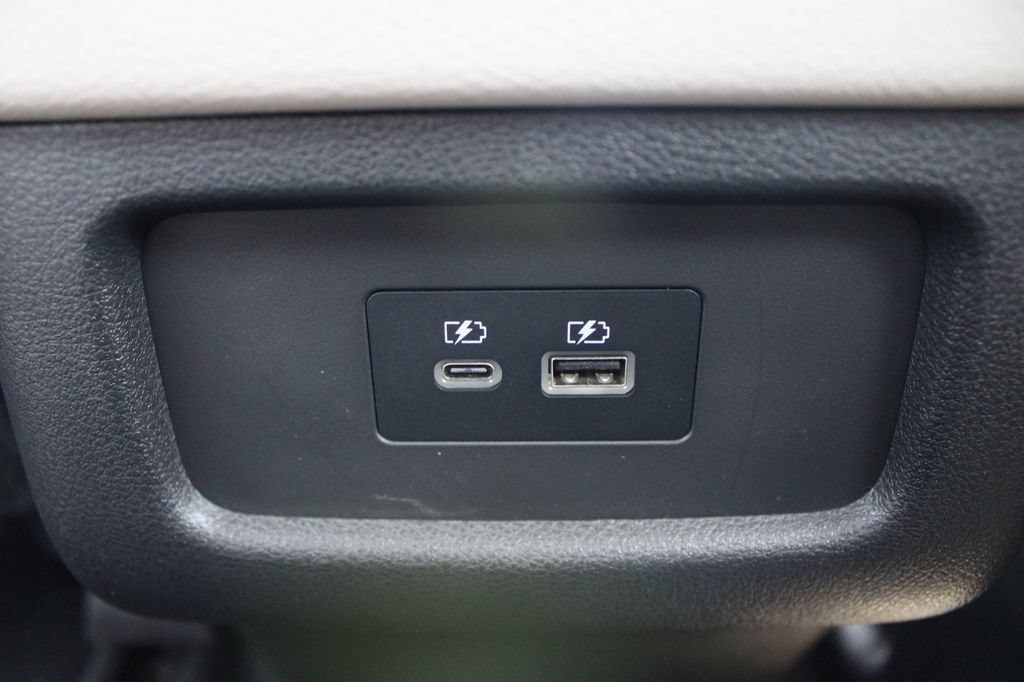 Used 2022 Nissan Pathfinder SL AWD/4WD image 29