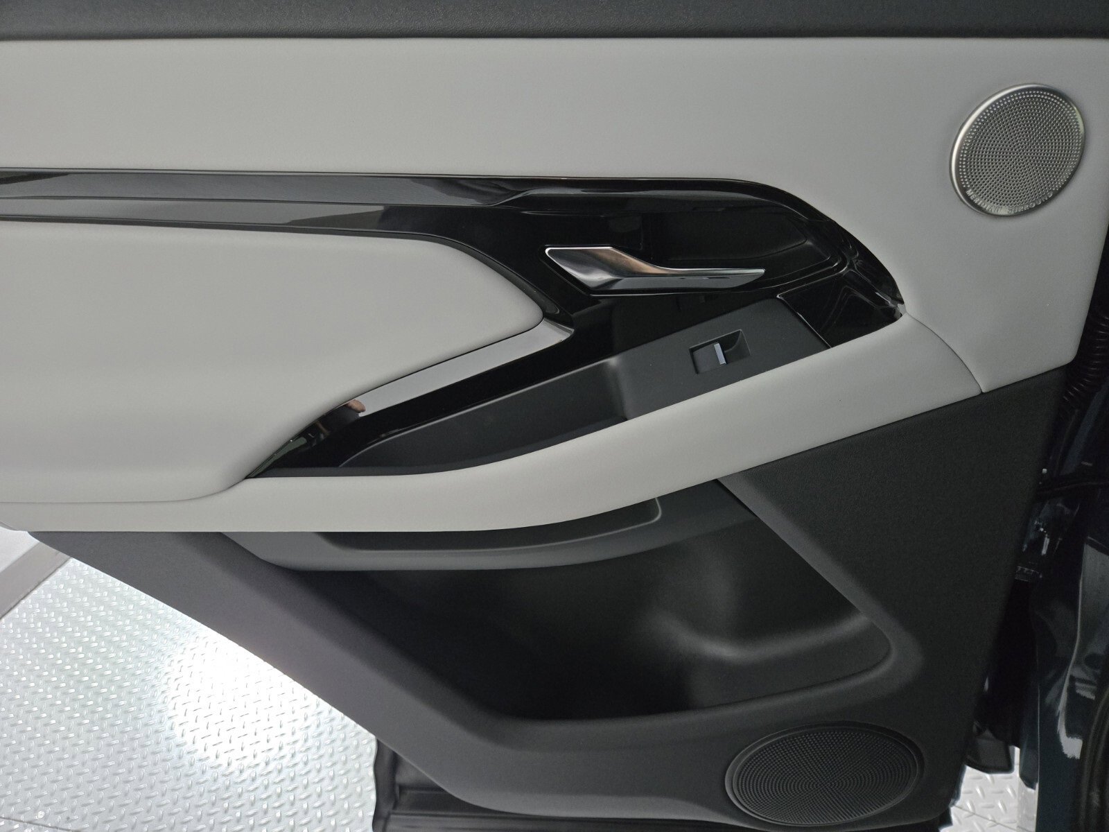 New 2026 Land Rover Range Rover Evoque Dynamic SE image 20