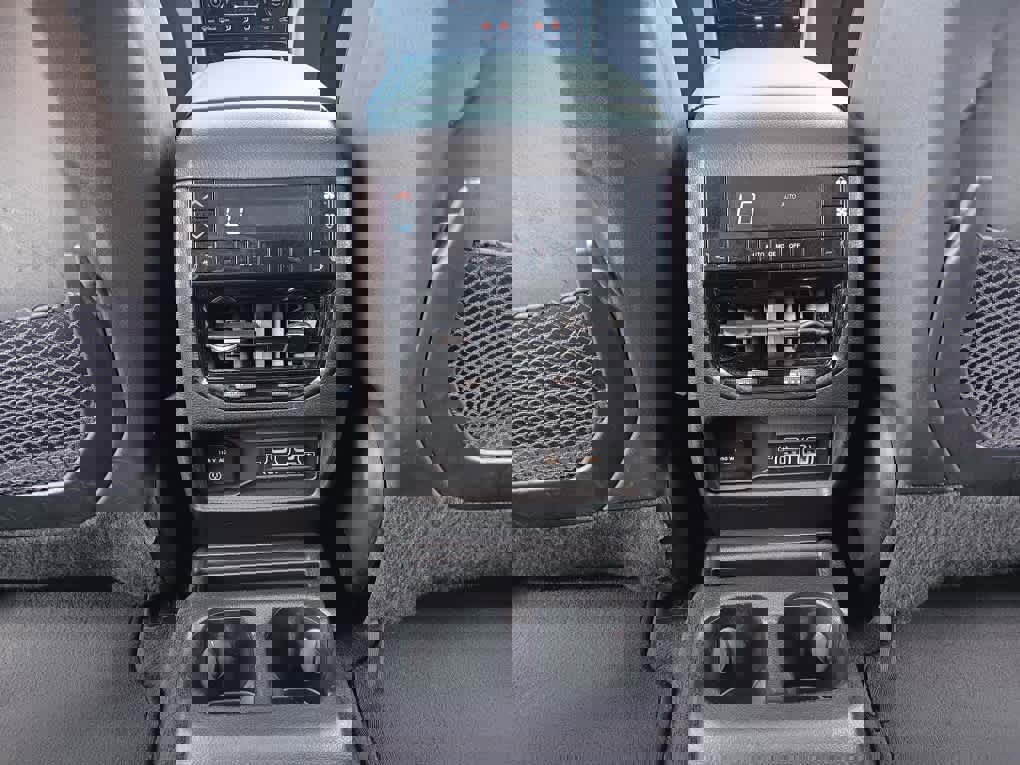 Used 2022 Jeep Grand Cherokee L Limited image 17