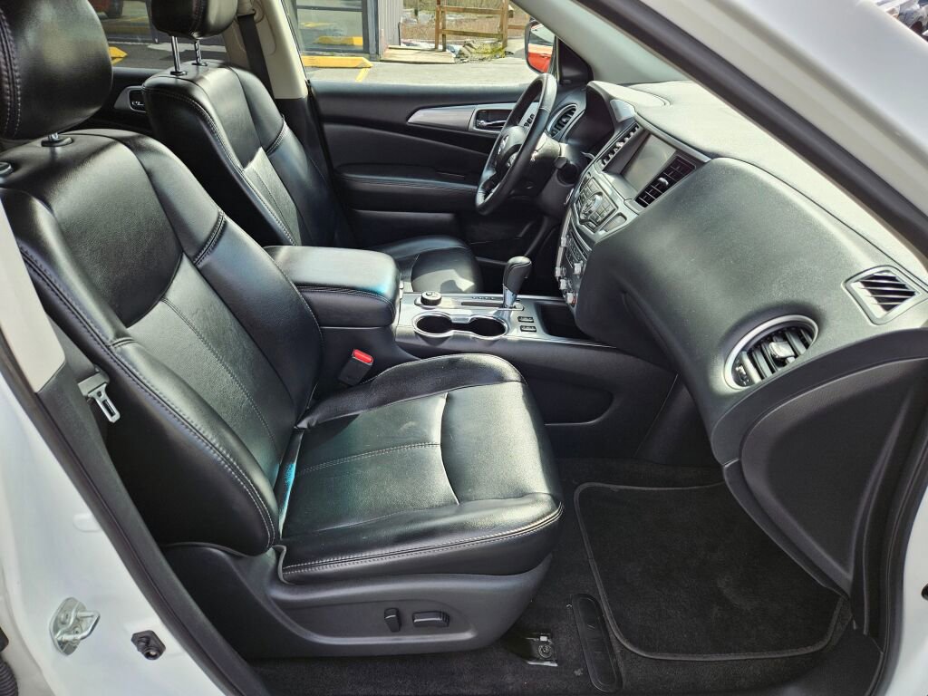 Used 2020 Nissan Pathfinder SL image 10