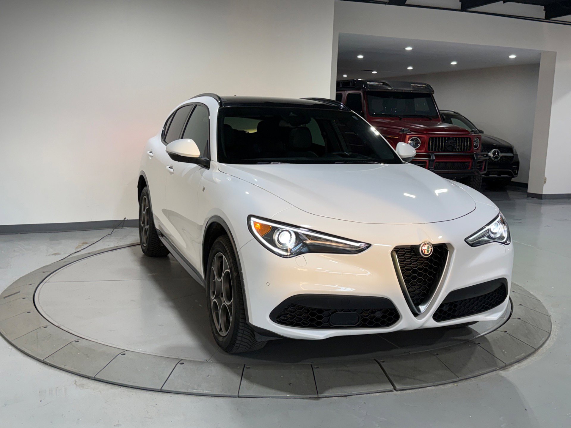 Used 2022 Alfa Romeo Stelvio Ti image 6