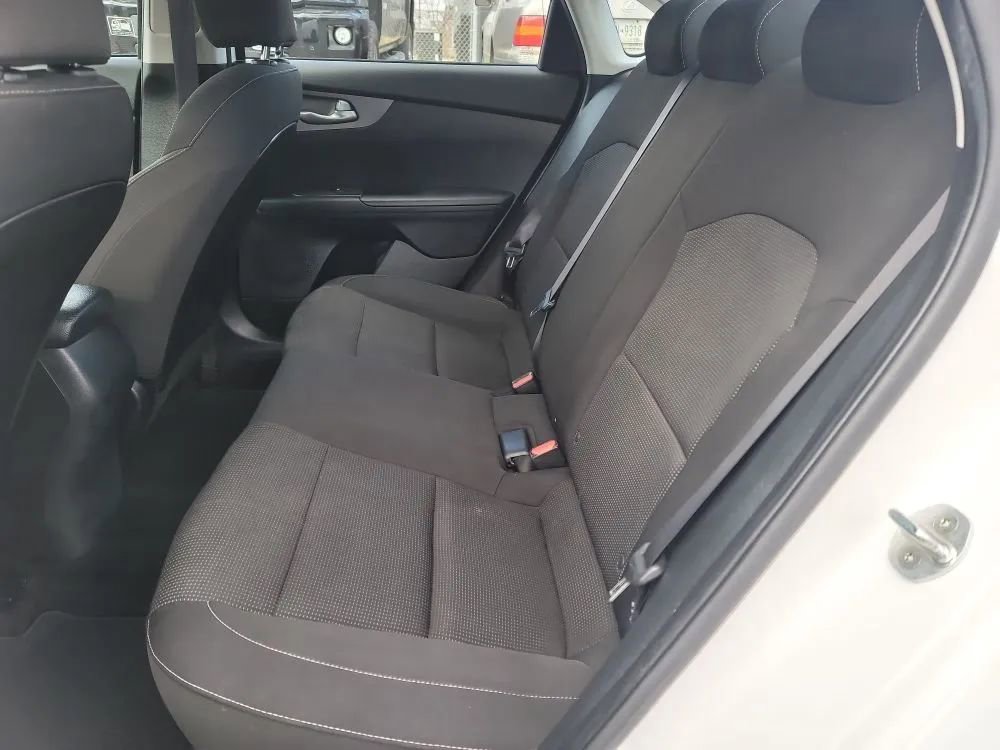Used 2020 Kia Forte LXS FWD image 23