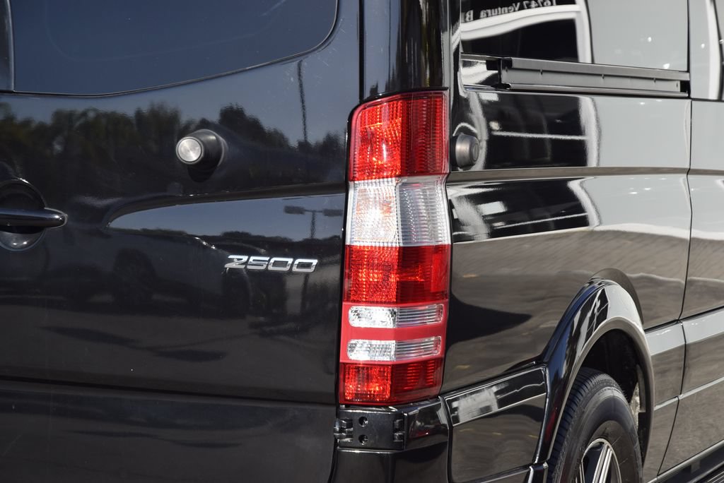 Used 2017 Mercedes-Benz Sprinter 2500 image 7
