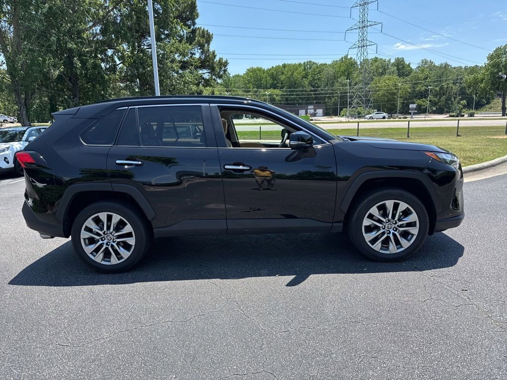 Used 2022 Toyota RAV4 Limited FWD image 6