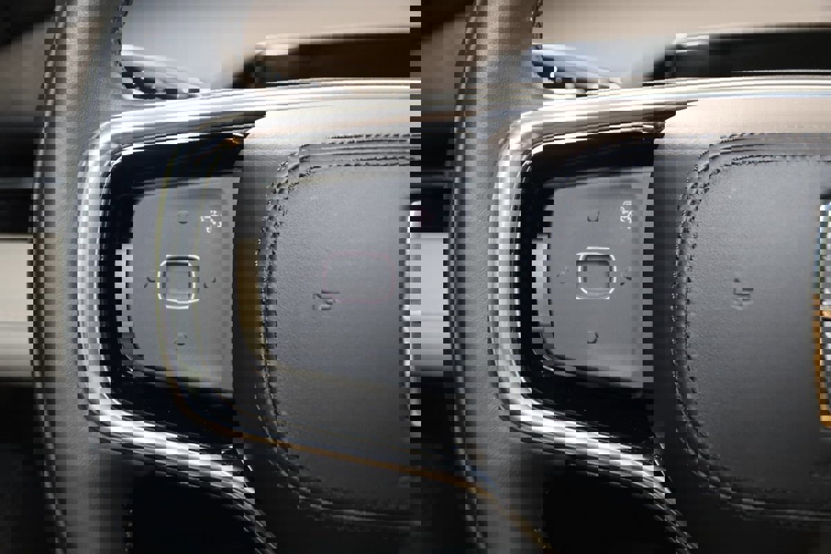 Used 2025 Lincoln Nautilus Reserve AWD/4WD image 45