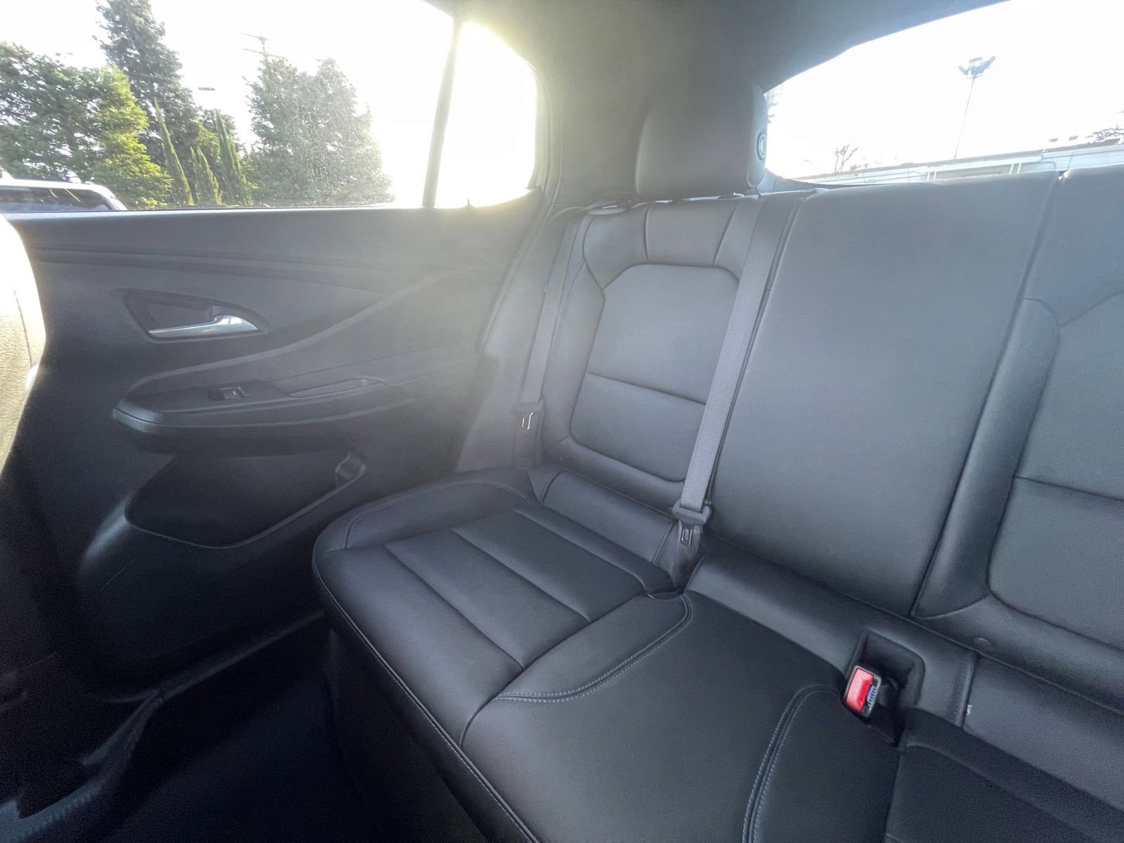 Used 2025 Buick Envista Sport Touring image 39