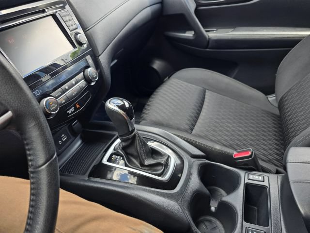 Used 2019 Nissan Rogue SV AWD/4WD image 28