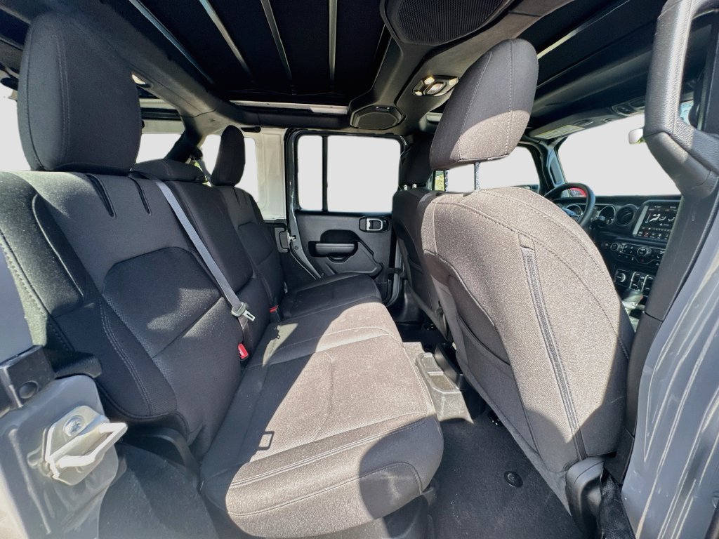 Certified 2023 Jeep Wrangler Unlimited w/ Sun & Screen Package AWD/4WD image 30