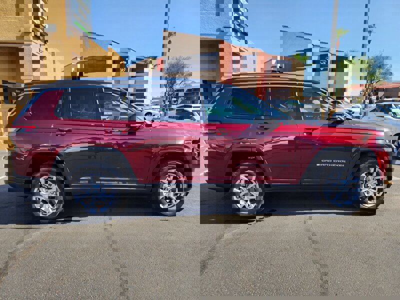 Used 2021 Jeep Grand Cherokee L Limited image 2