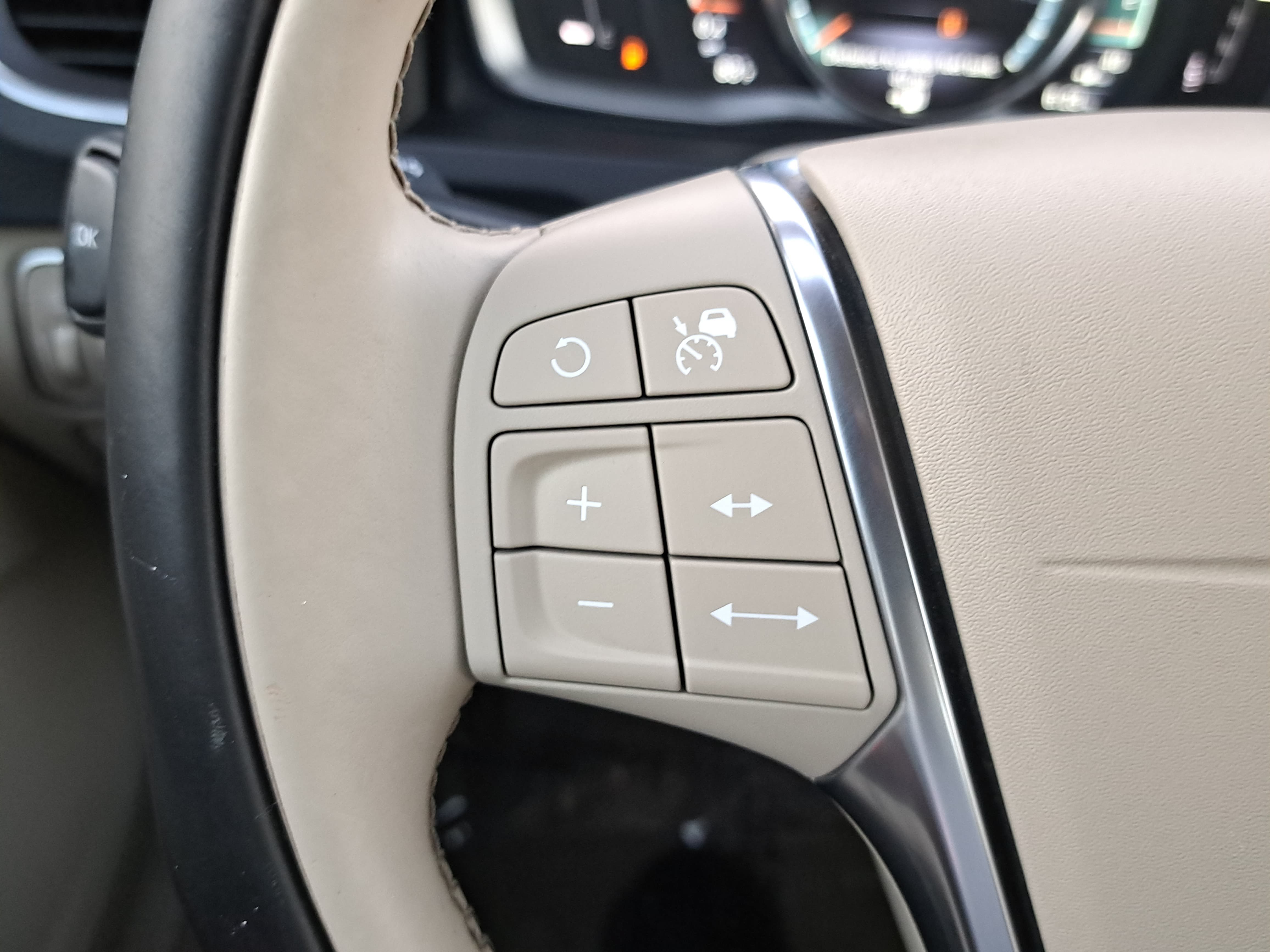 Used 2015 Volvo S60 T5 Platinum FWD image 17