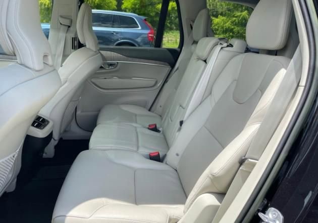 Used 2023 Volvo XC90 B6 Plus w/ Protection Package Premier AWD/4WD image 4