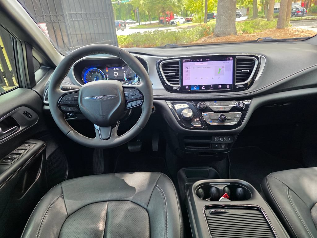 Used 2022 Chrysler Pacifica Touring-L w/ S Appearance Package FWD image 26