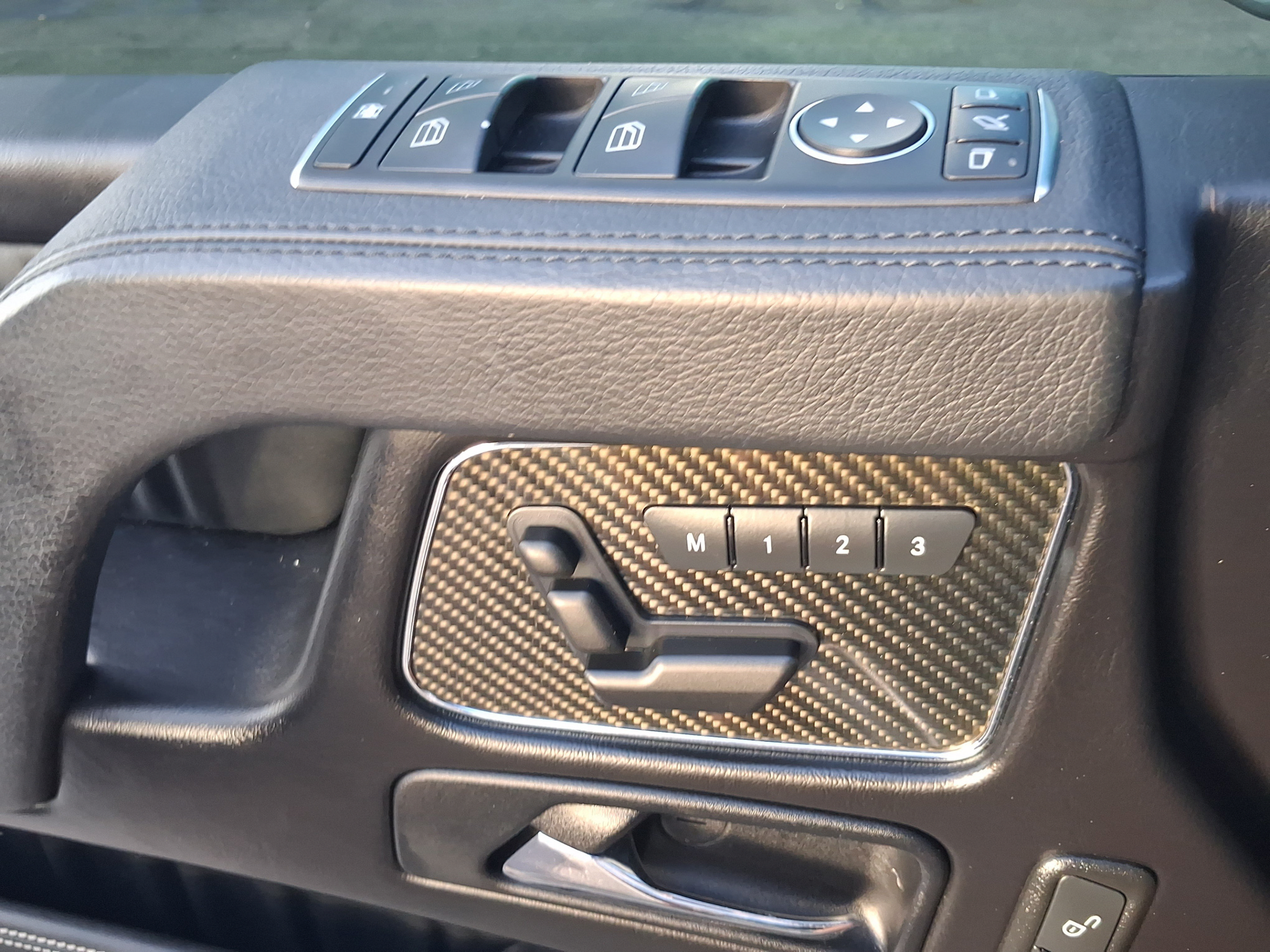 Used 2015 Mercedes-Benz G 63 AMG 4MATIC image 19