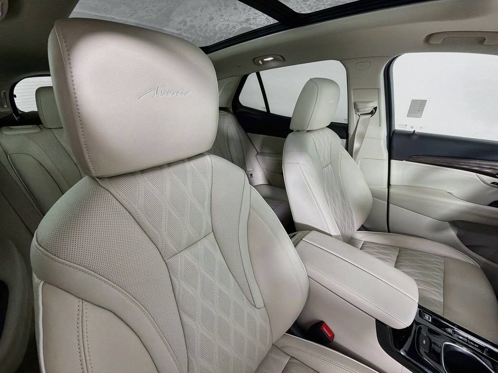 Used 2023 Buick Envision Avenir AWD/4WD image 29