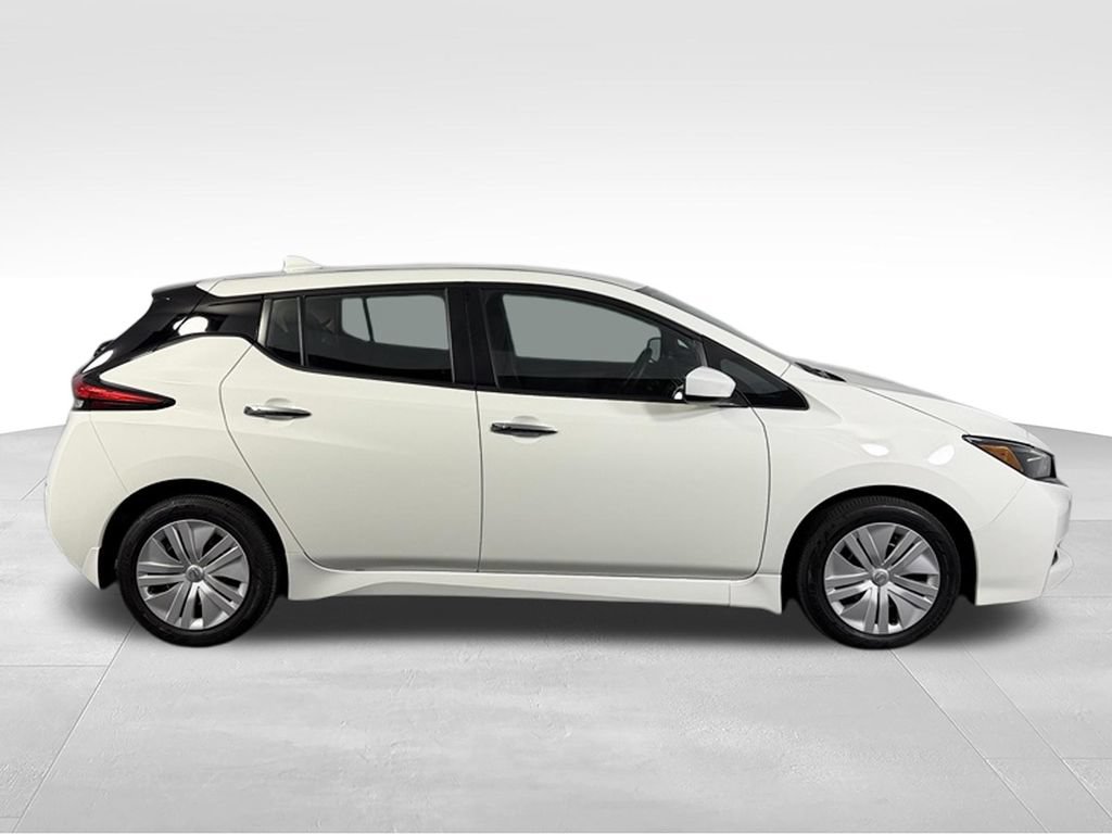 Used 2025 Nissan Leaf S FWD image 5