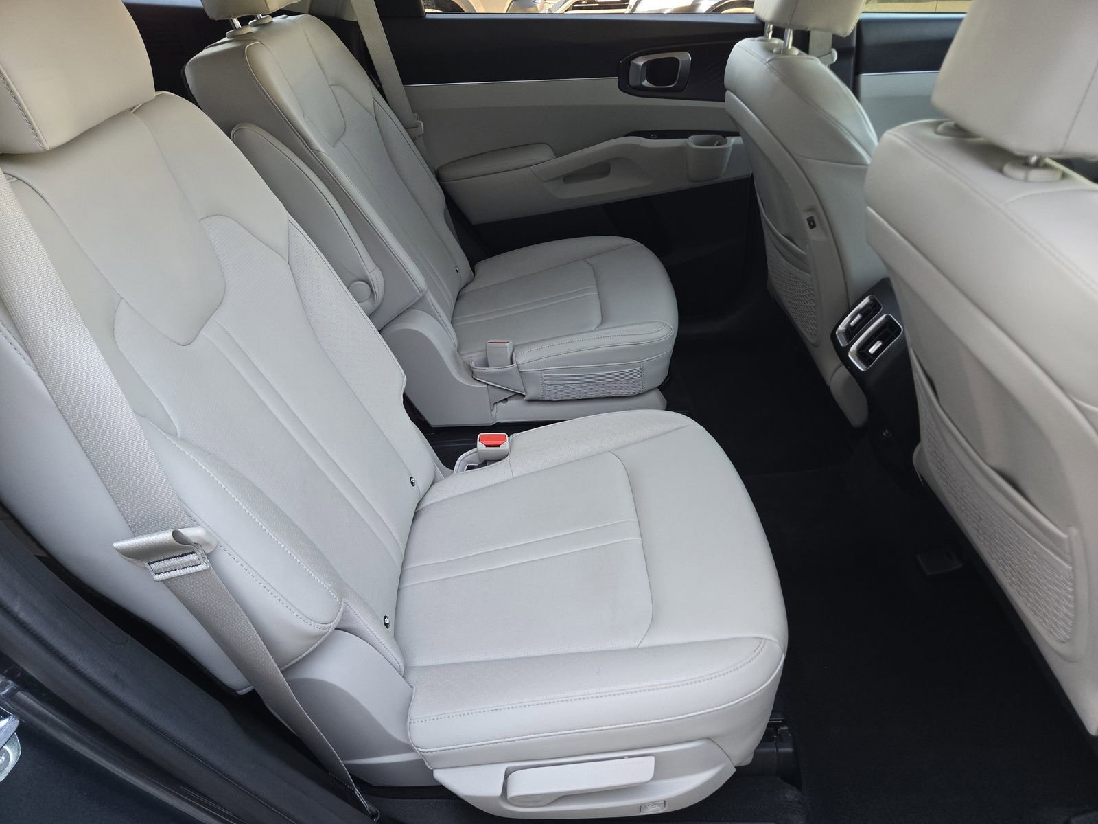 Used 2024 Kia Sorento EX image 20