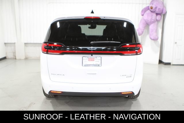 New 2027 Chrysler Pacifica Limited AWD/4WD image 31