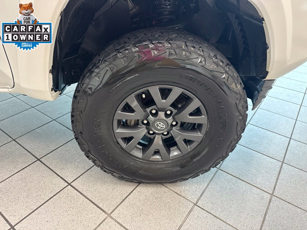 Used 2022 Toyota Tacoma SR5 AWD/4WD image 26