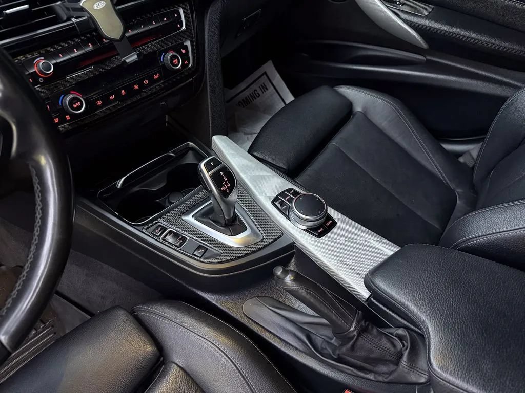 Used 2017 BMW 340i Sedan w/ Technology Package RWD image 4