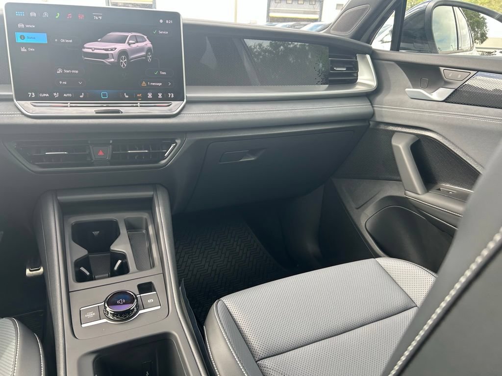 New 2026 Volkswagen Tiguan SE R-Line FWD image 11