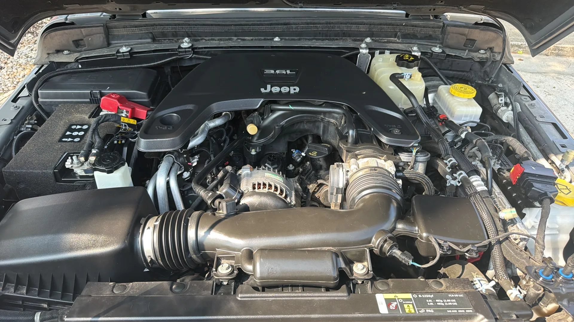 Used 2020 Jeep Wrangler Sport AWD/4WD image 30