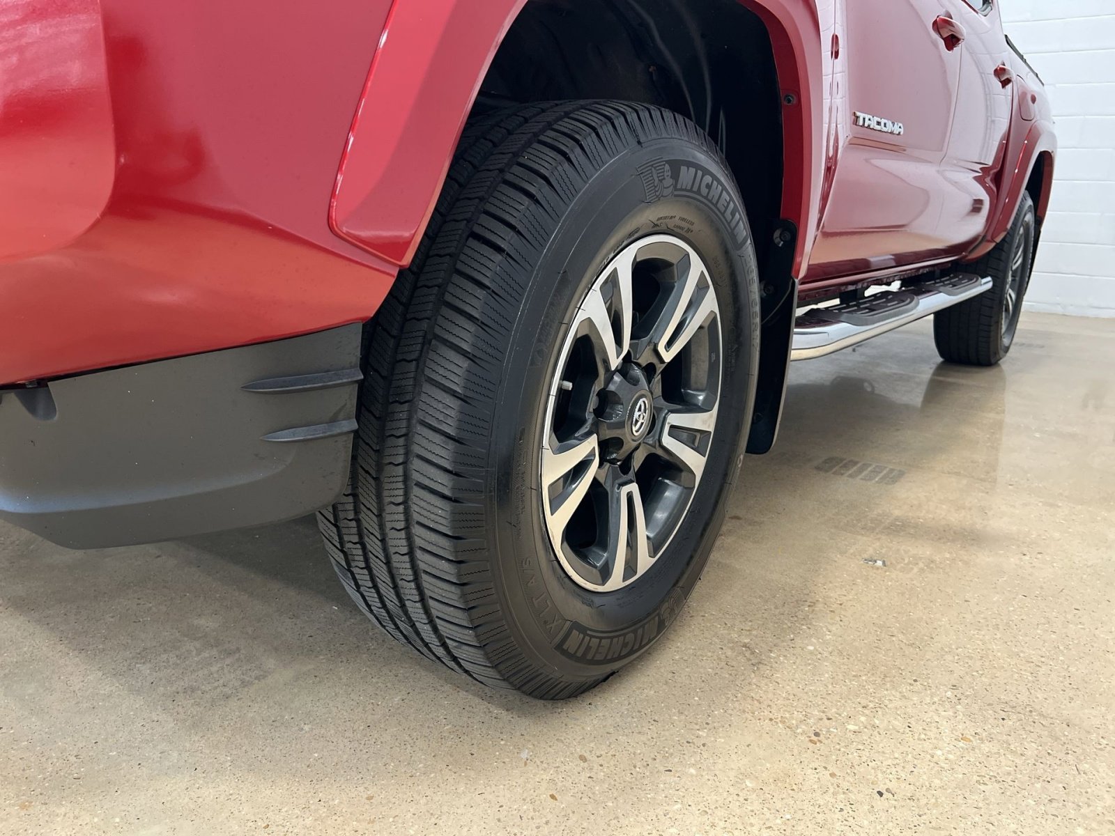 Used 2019 Toyota Tacoma TRD Sport image 10