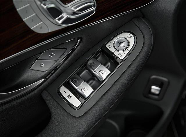 Used 2019 Mercedes-Benz GLC 300 4MATIC image 10