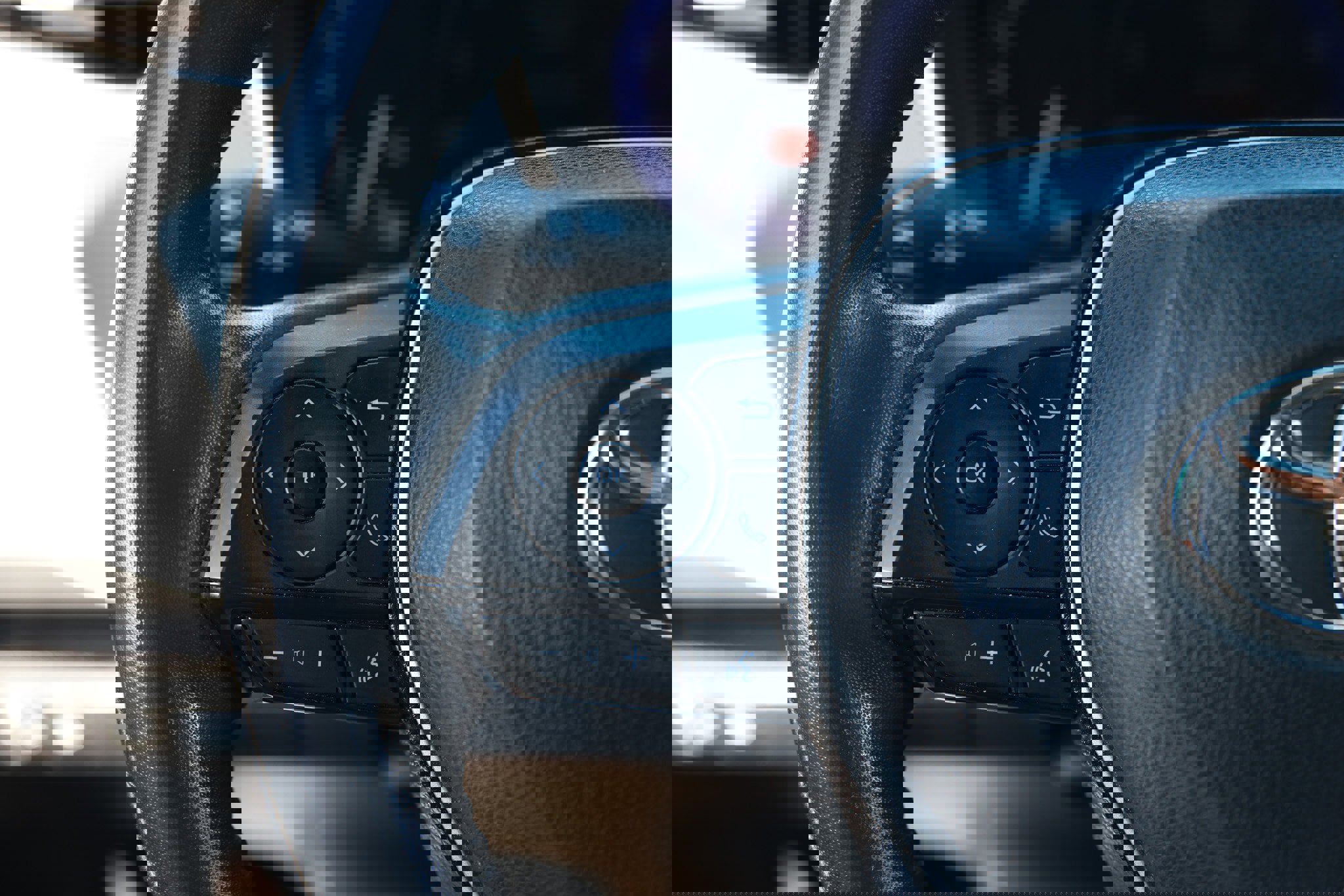 Used 2021 Toyota Corolla XSE image 32