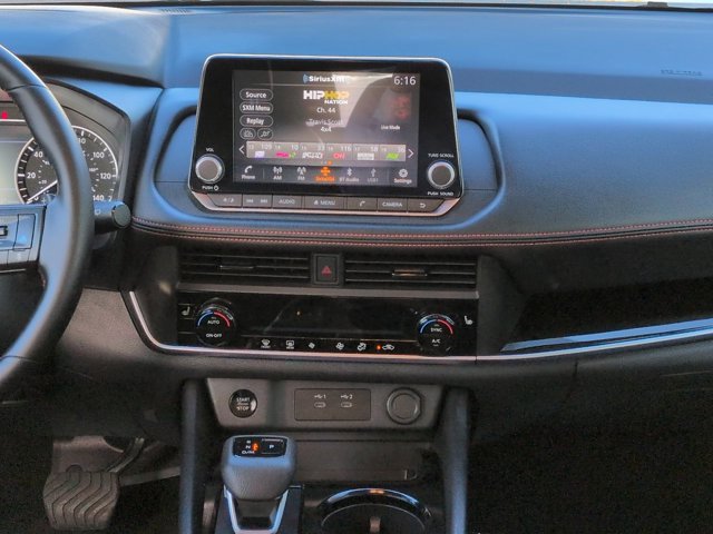 Used 2026 Nissan Rogue SV AWD/4WD image 17