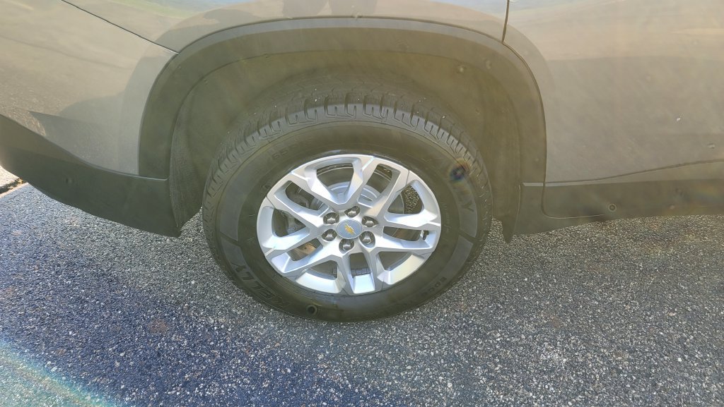 Used 2021 Chevrolet Traverse LT w/ LPO, Floor Liner Package AWD/4WD image 13