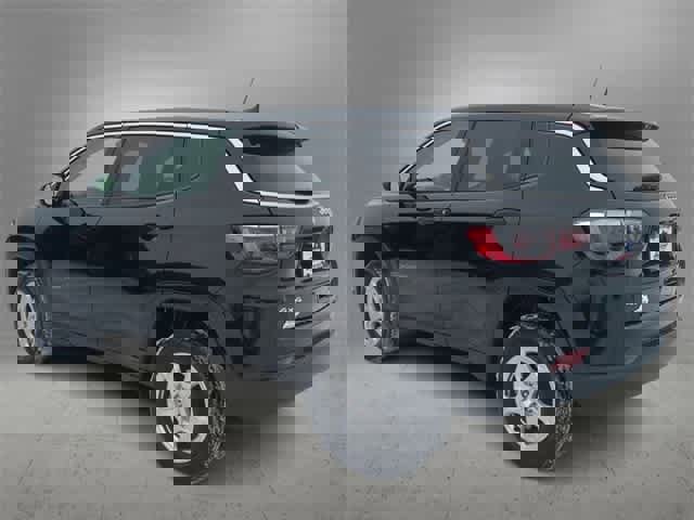 Used 2022 Jeep Compass Sport image 6