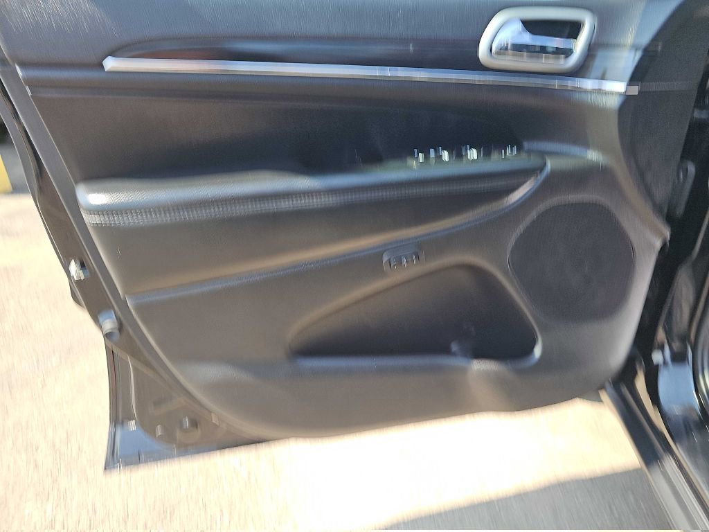 Used 2020 Jeep Grand Cherokee Limited w/ Luxury Group II image 29