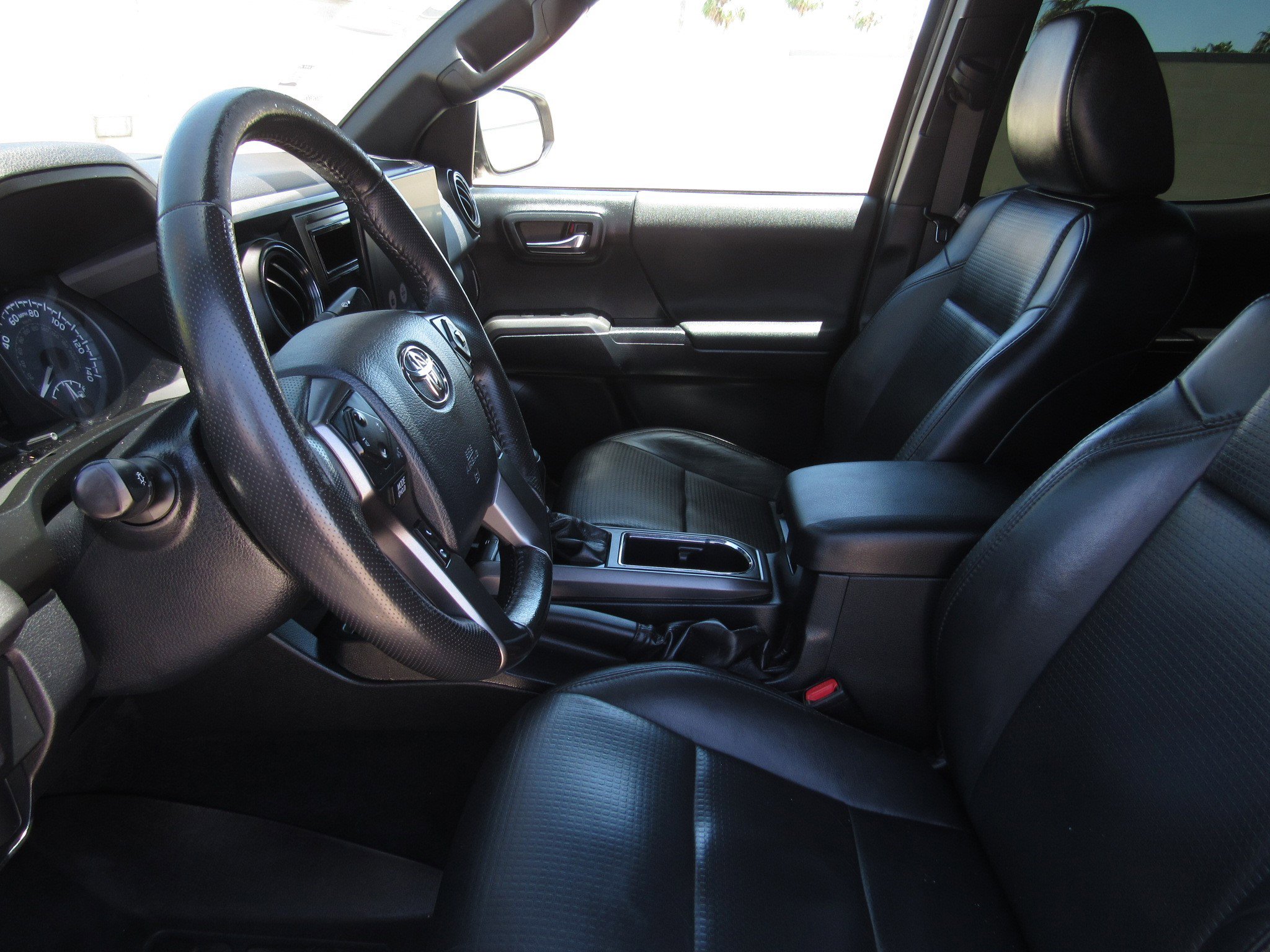 Used 2019 Toyota Tacoma TRD Off-Road AWD/4WD image 14