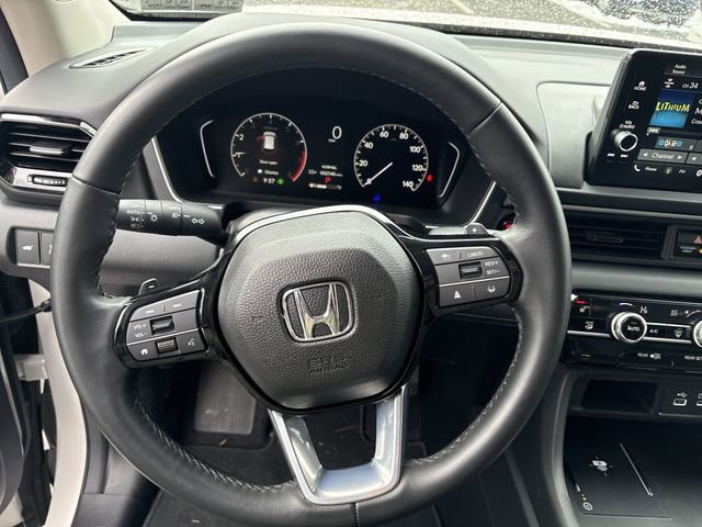 Used 2025 Honda Pilot EX-L image 16