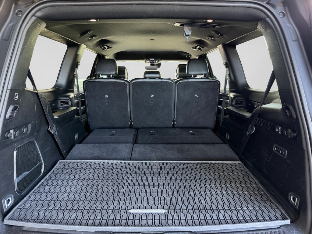 Used 2024 Jeep Wagoneer Series II w/ Flexible Seating Group RWD image 28