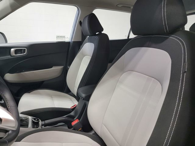 Used 2023 Hyundai Venue SEL w/ Cargo Package FWD image 12