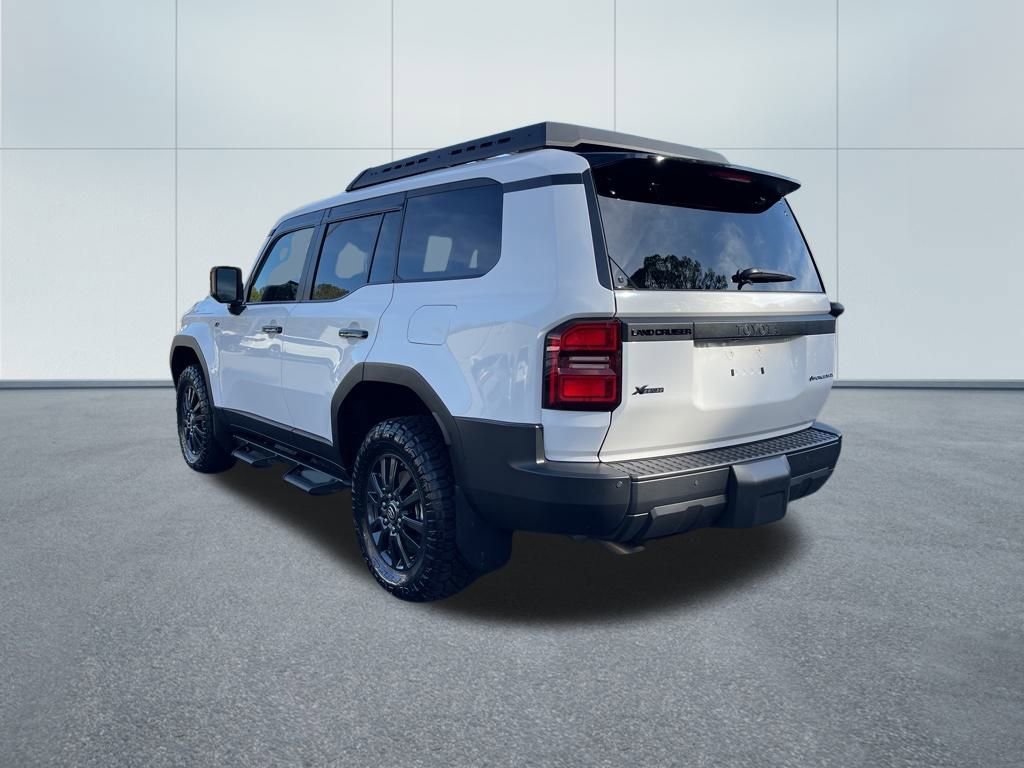 Certified 2025 Toyota Land Cruiser image 7