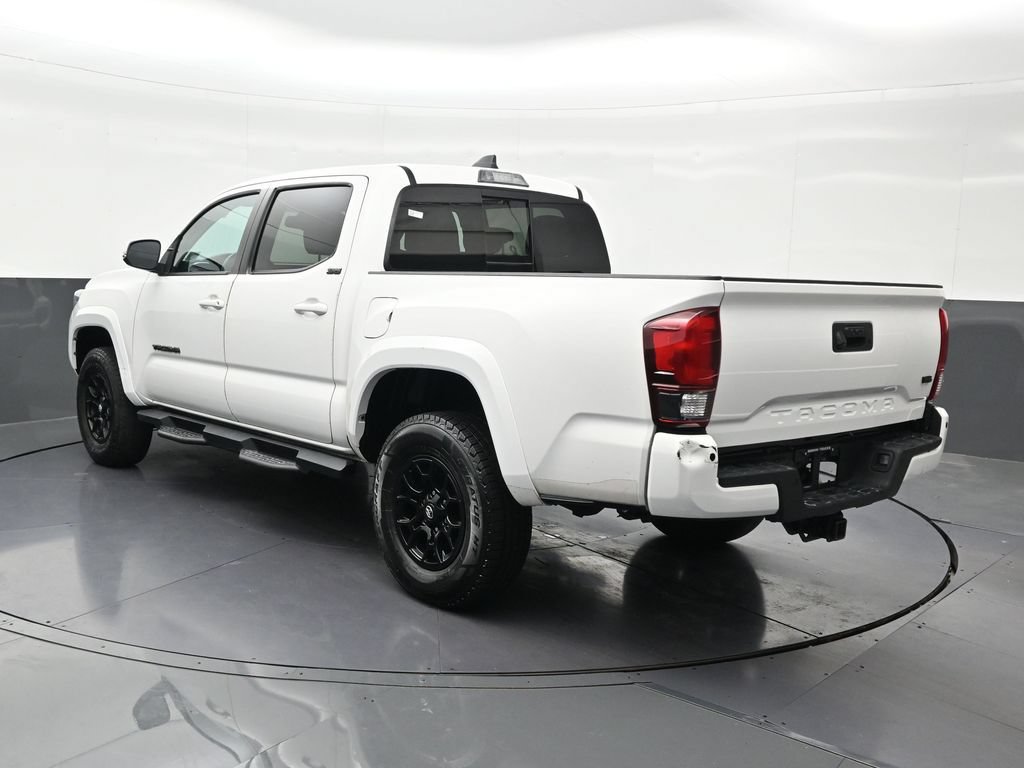 Used 2022 Toyota Tacoma SR5 RWD image 3