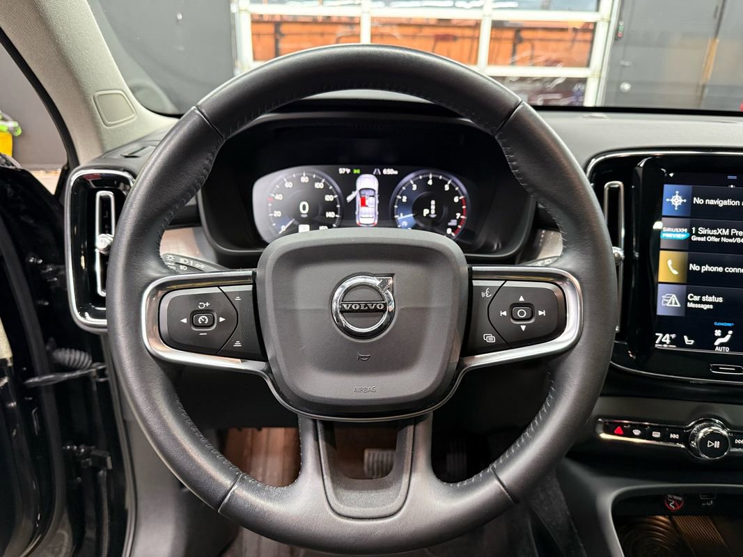 Used 2019 Volvo XC40 T5 Momentum image 23