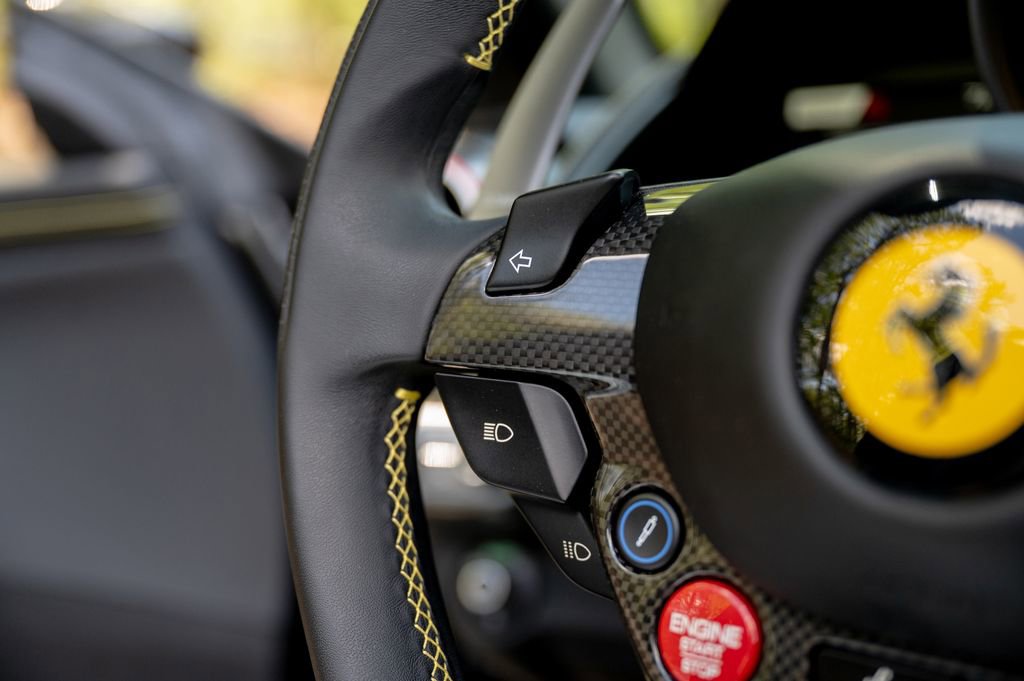 Used 2022 Ferrari 812 GTS RWD image 93