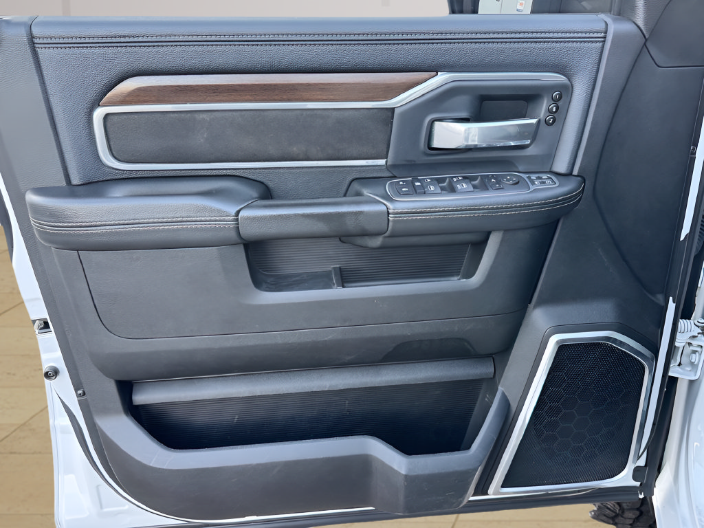 Used 2024 RAM 2500 Laramie AWD/4WD image 25