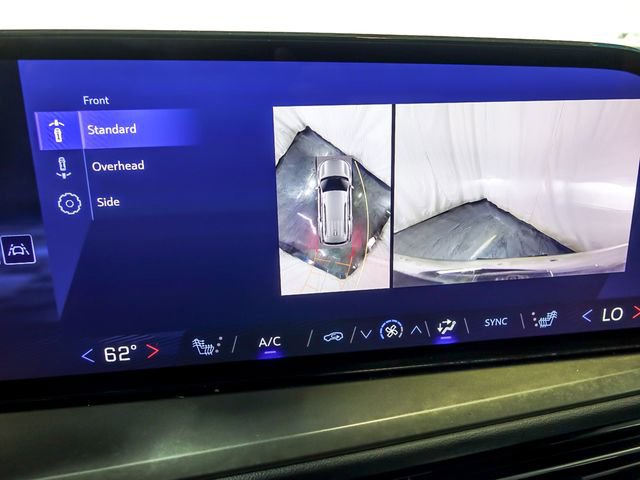 Used 2024 Chevrolet Traverse LT image 25