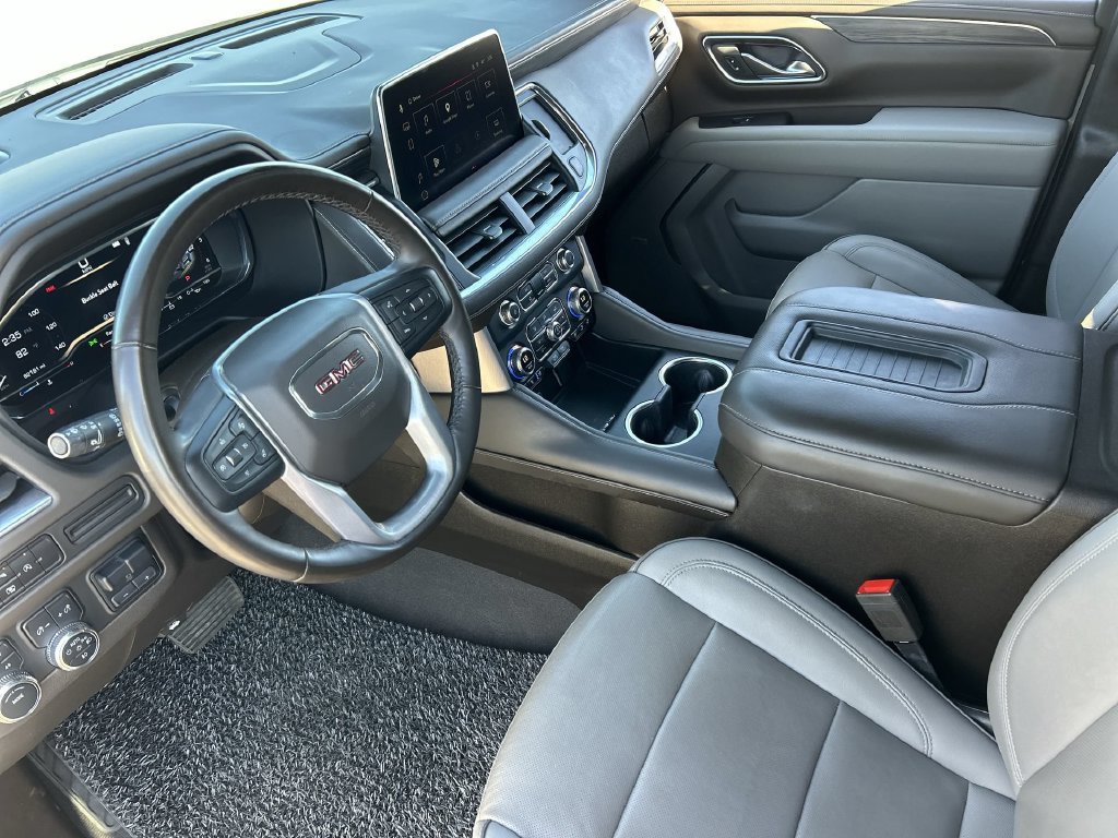 Used 2023 GMC Yukon SLT w/ SLT Luxury Package AWD/4WD image 10