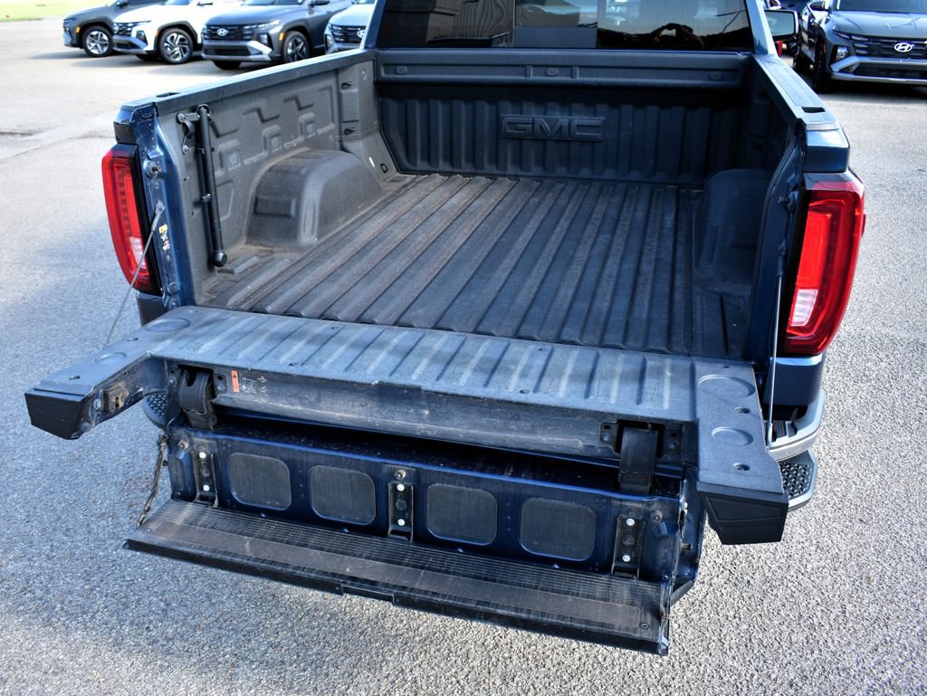 Used 2021 GMC Sierra 1500 SLT AWD/4WD image 16