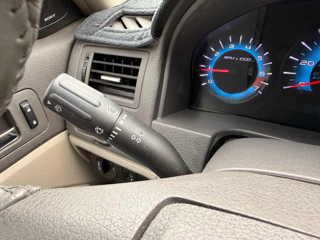 Used 2010 Ford Fusion SEL FWD image 17