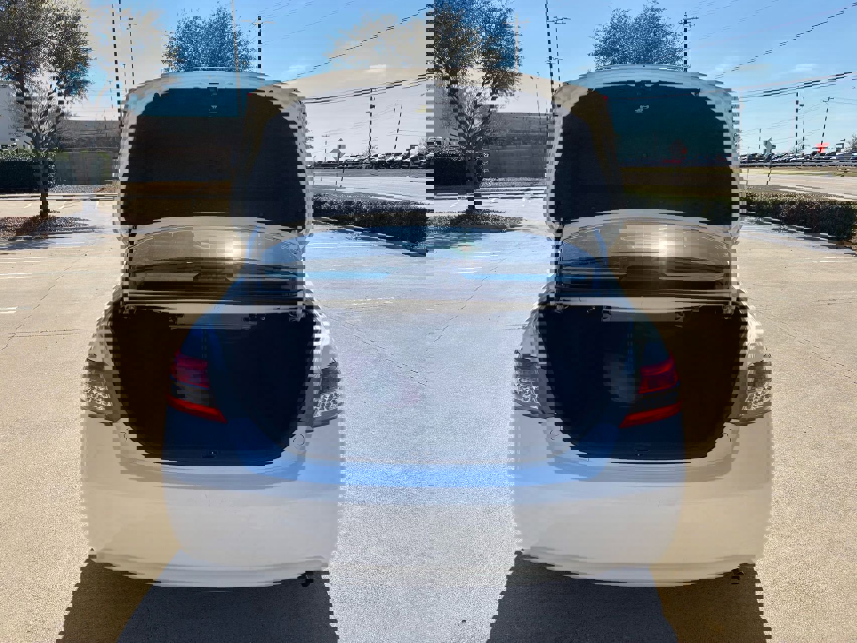 Used 2010 Toyota Camry LE image 7