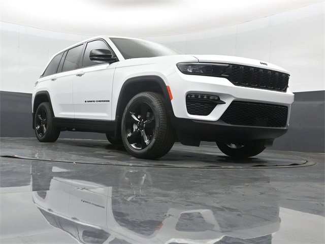 New 2025 Jeep Grand Cherokee Limited w/ Black Appearance Package image 40