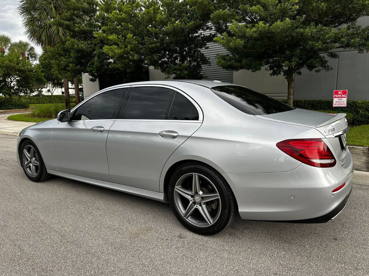 Used 2017 Mercedes-Benz E 300 image 5